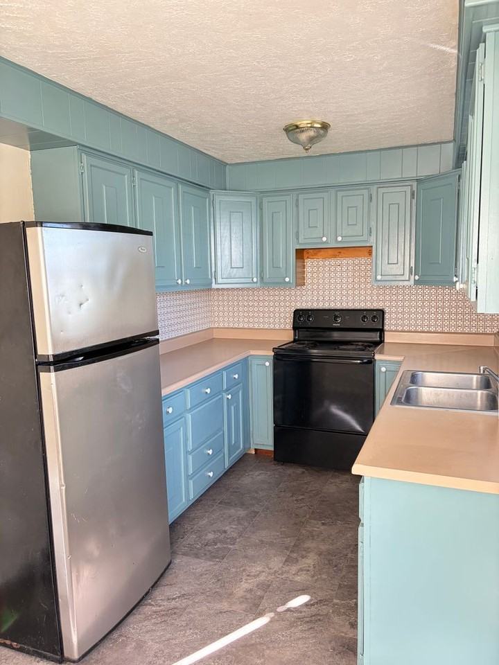3308 Towers Ct N - Photo 5 of 21