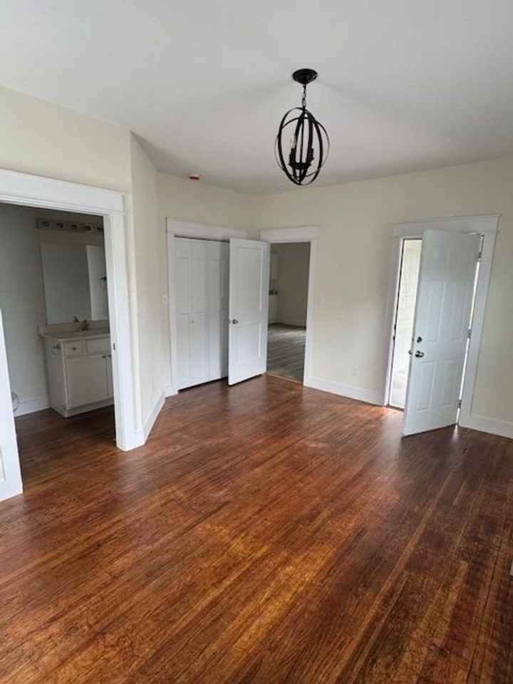 618 S Lincoln St - Photo 3 of 17