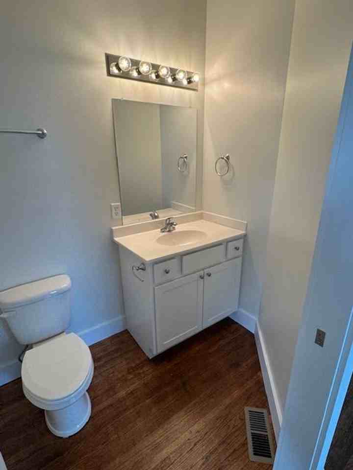 618 S Lincoln St - Photo 7 of 17