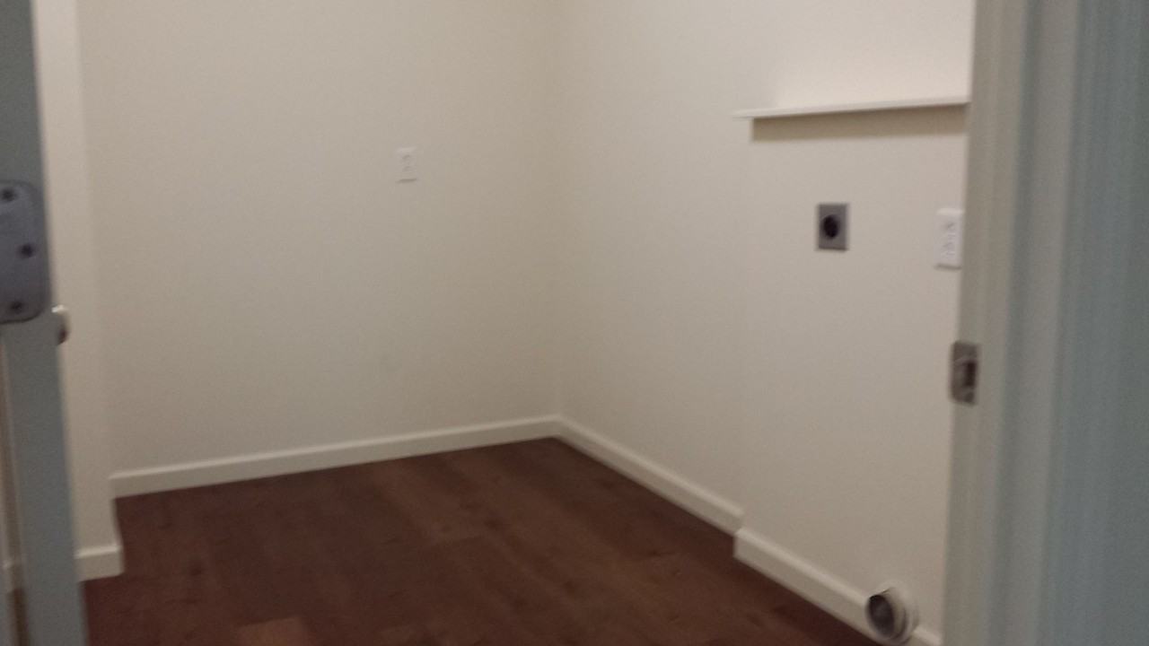 708 S Henderson St - Photo 7 of 12