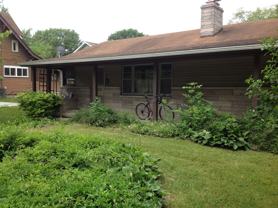 712 S Henderson St - Photo 1 of 1