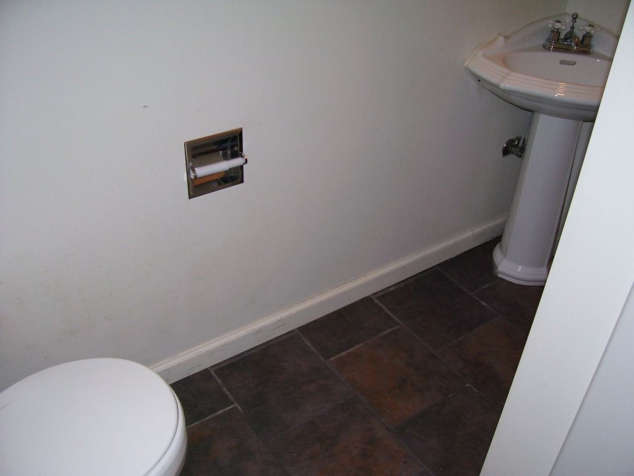 720 S Washington St - Photo 2 of 5