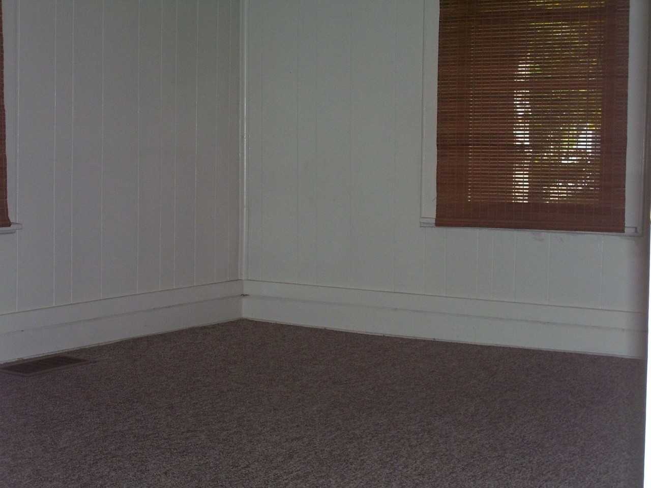 720 S Washington St - Photo 3 of 5
