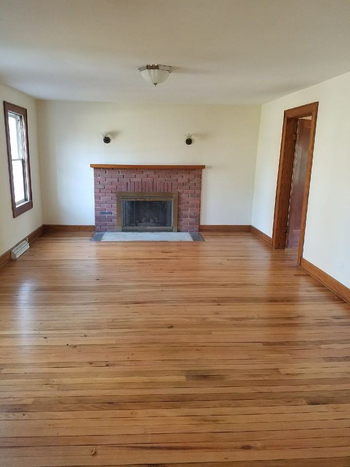 907 S Sheridan Dr - Photo 2 of 16