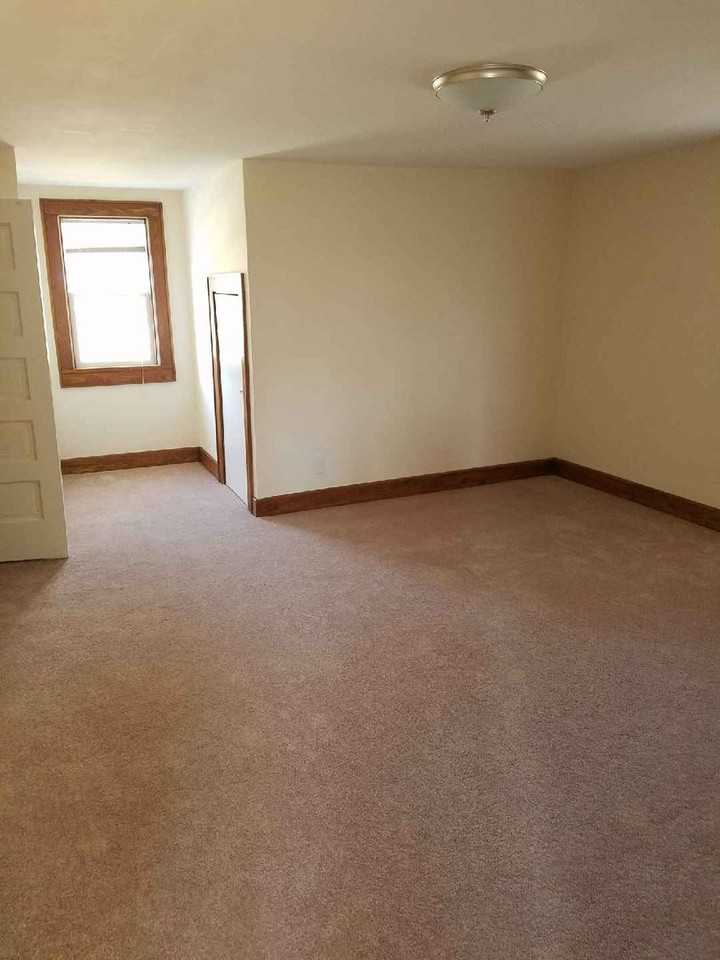 907 S Sheridan Dr - Photo 6 of 16