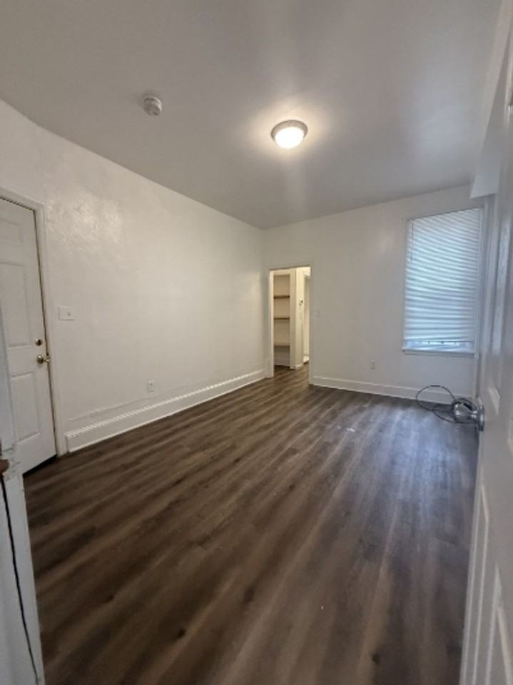 610 S Pershing Ave - Photo 3 of 9