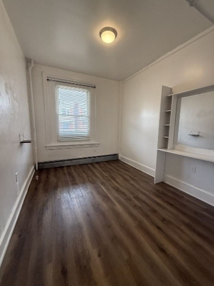 610 S Pershing Ave - Photo 4 of 9