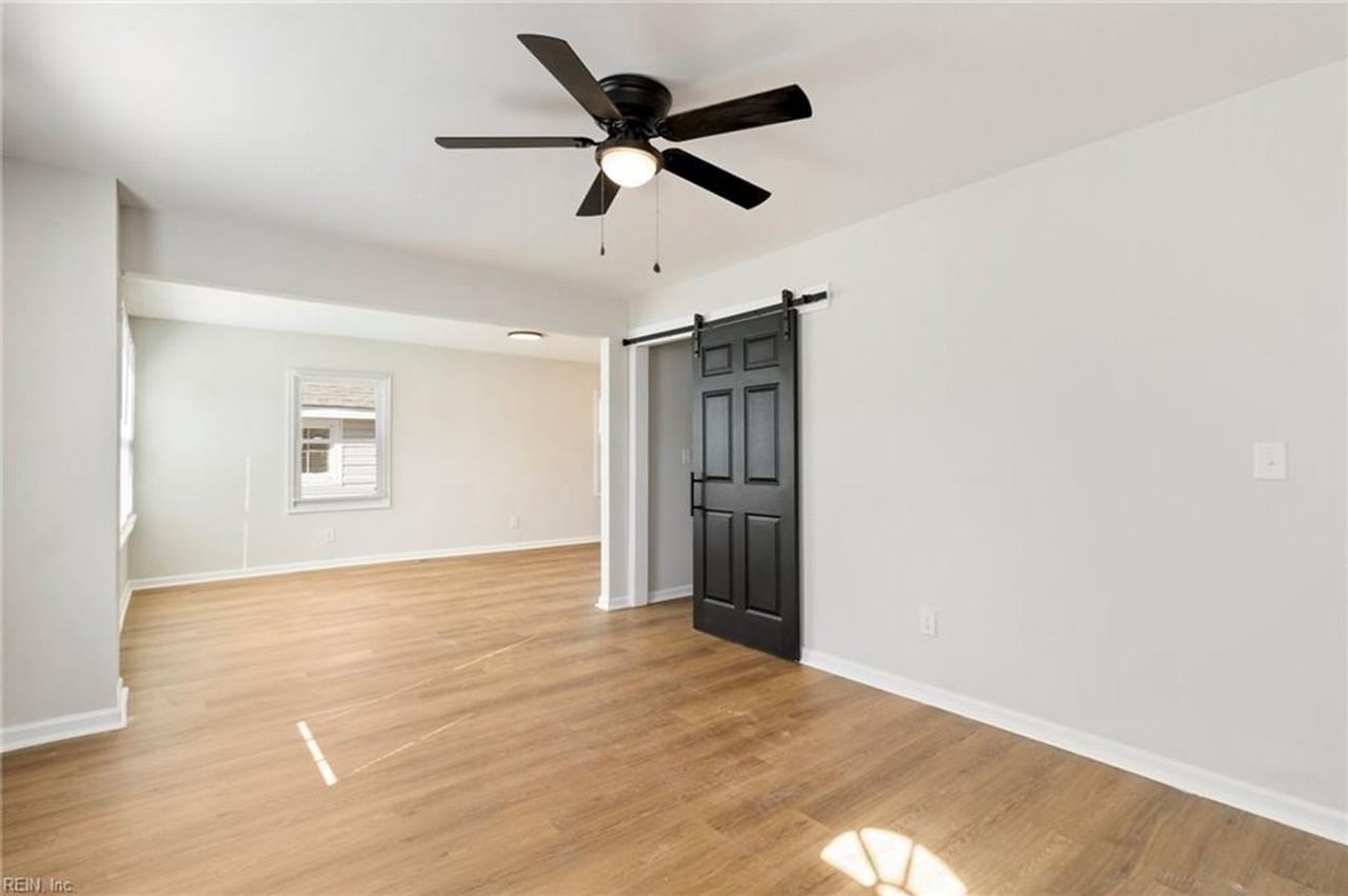 929 17th St - Photo 4 of 21