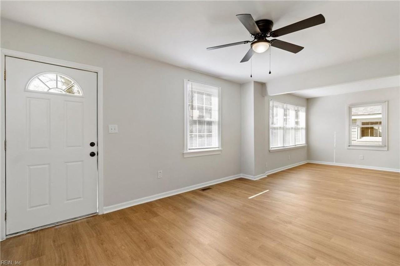 929 17th St - Photo 5 of 21