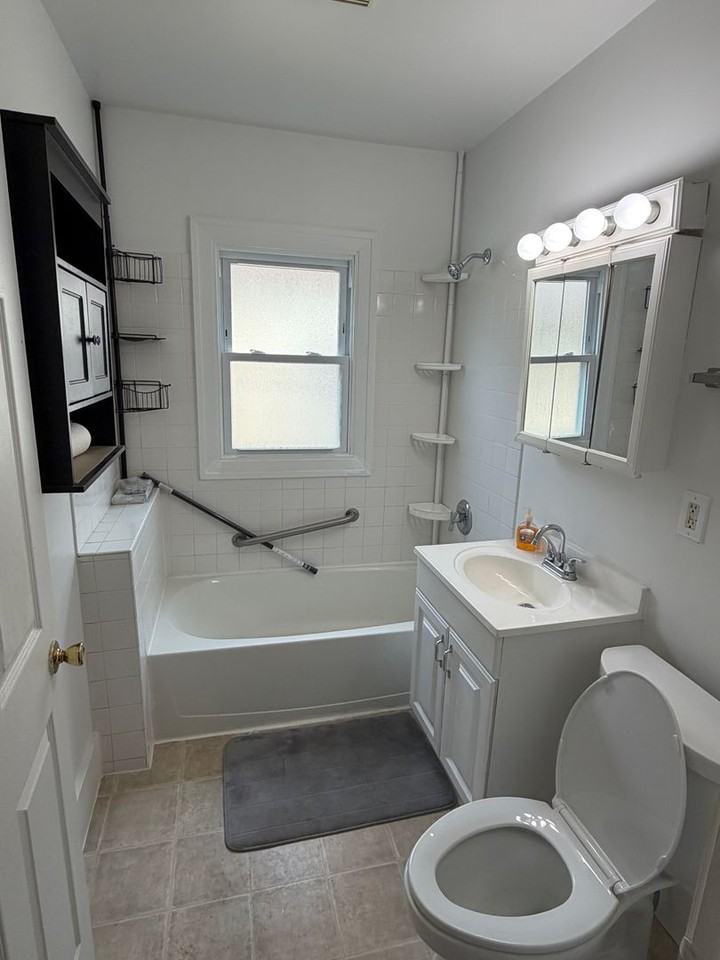 216 Fernwood Ave - Photo 5 of 26