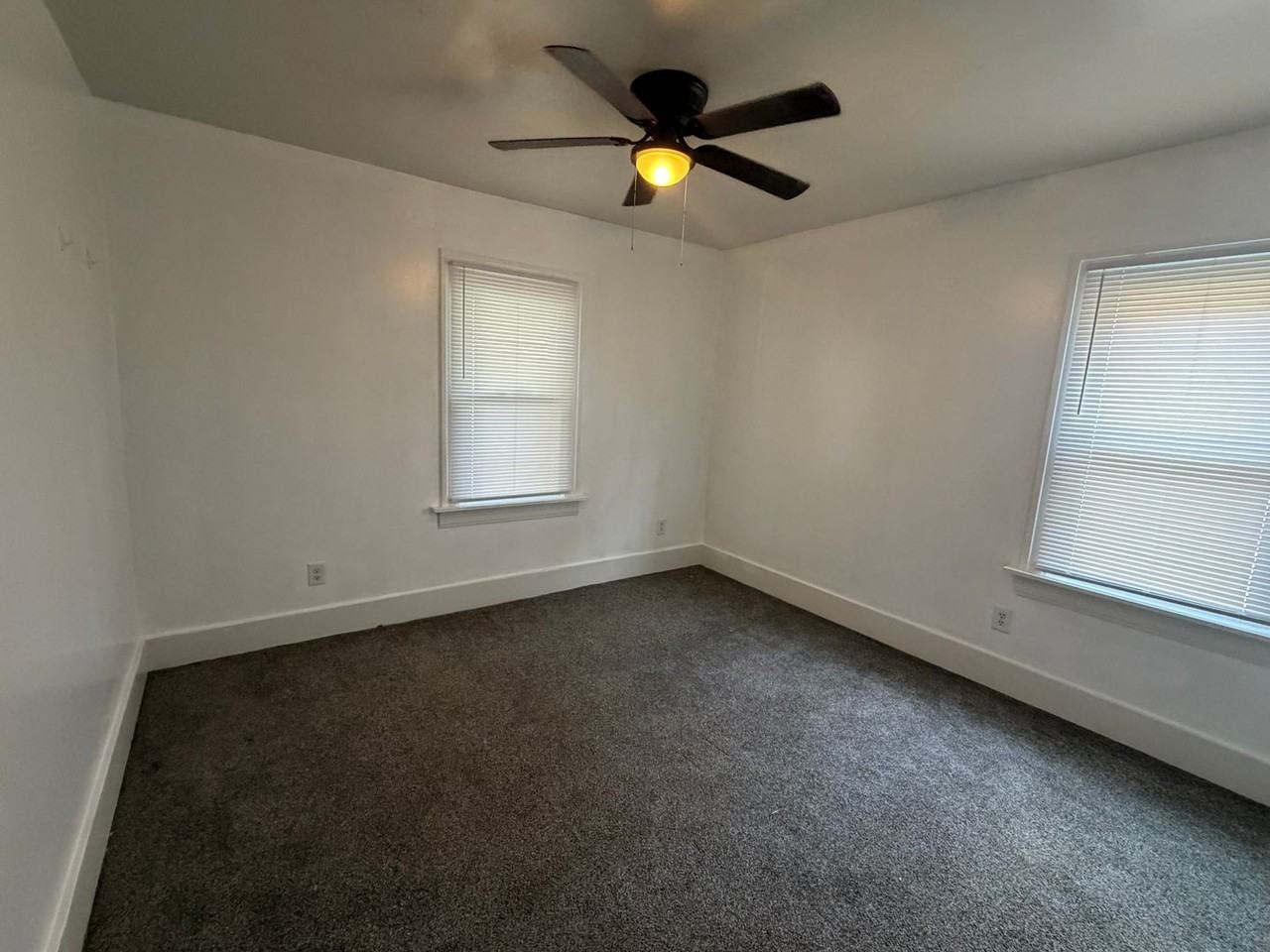 216 Fernwood Ave - Photo 7 of 26