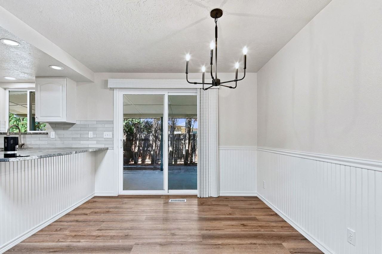 580 Amanita St - Photo 6 of 26