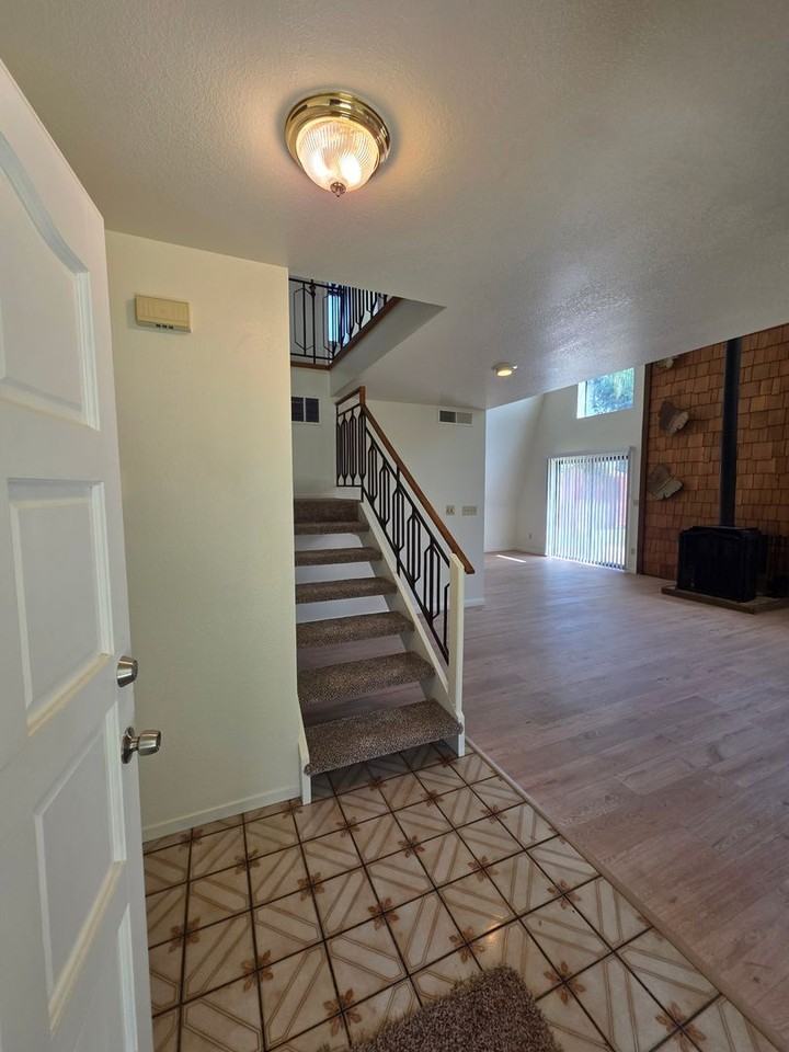 2816 S Court St - Photo 3 of 16
