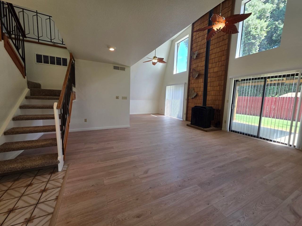 2816 S Court St - Photo 4 of 16