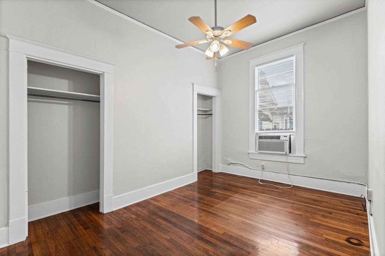 2092 Linden Ave - Photo 3 of 8