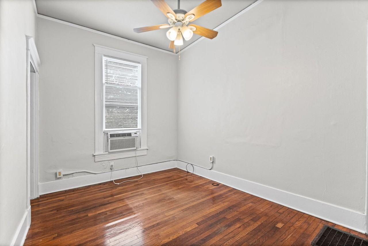 2092 Linden Ave - Photo 4 of 8