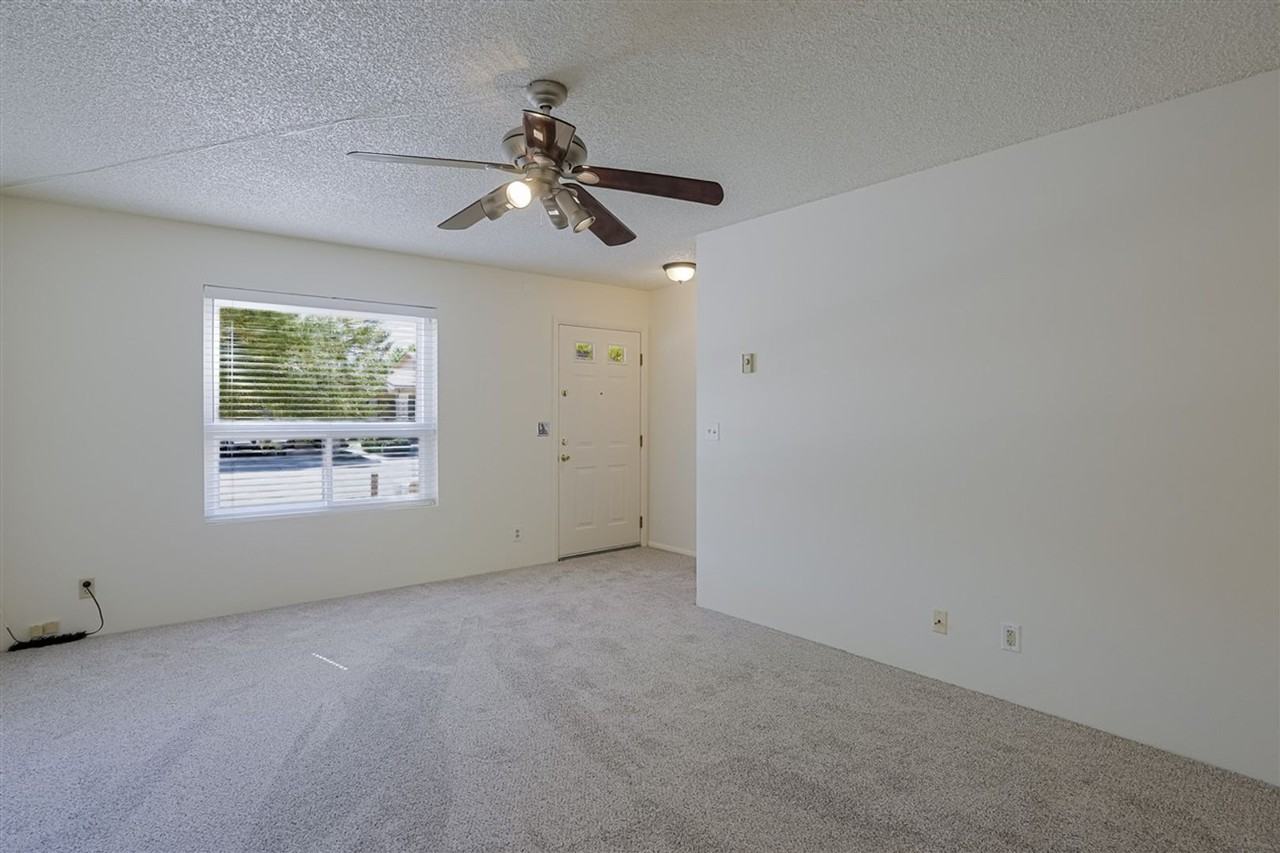1616 Canada Cres - Photo 4 of 32