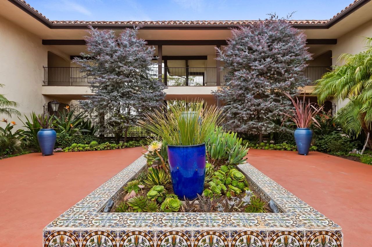 2525 State St #15 - Photo 2 of 38