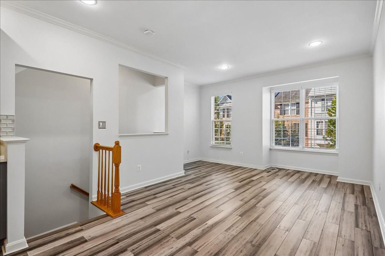 8515 Towne Manor Ct - Photo 4 of 36