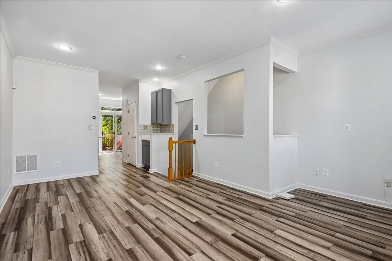 8515 Towne Manor Ct - Photo 5 of 36