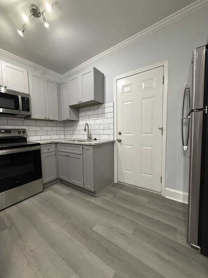 520 Boulevard NE - Photo 5 of 36