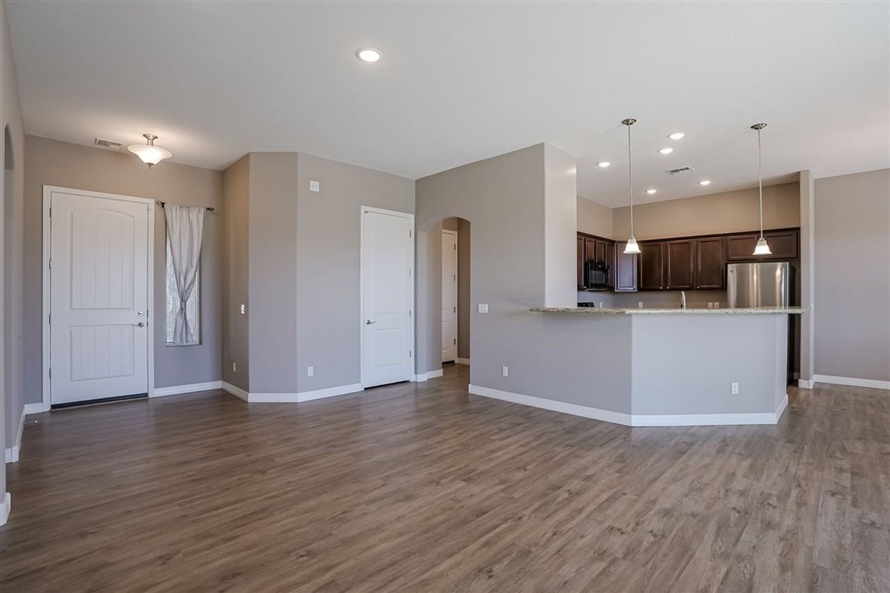 5399 N Evans Way - Photo 4 of 40