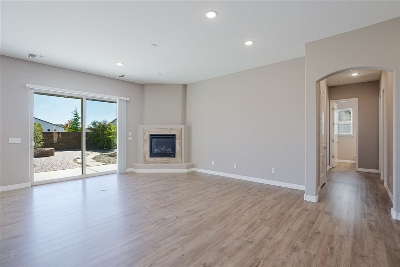 5399 N Evans Way - Photo 5 of 40