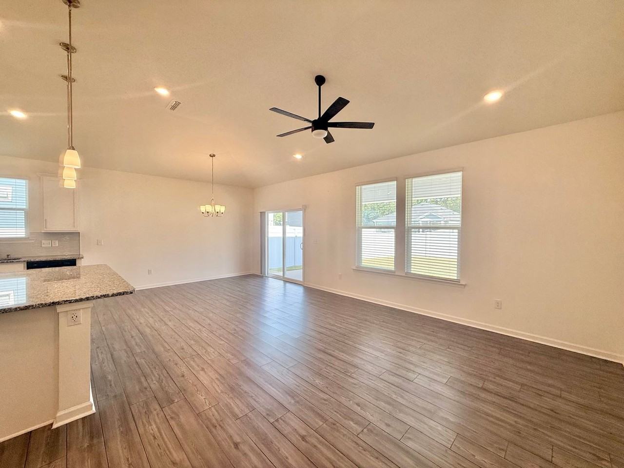 1009 Ringhill Bluff Dr - Photo 5 of 22