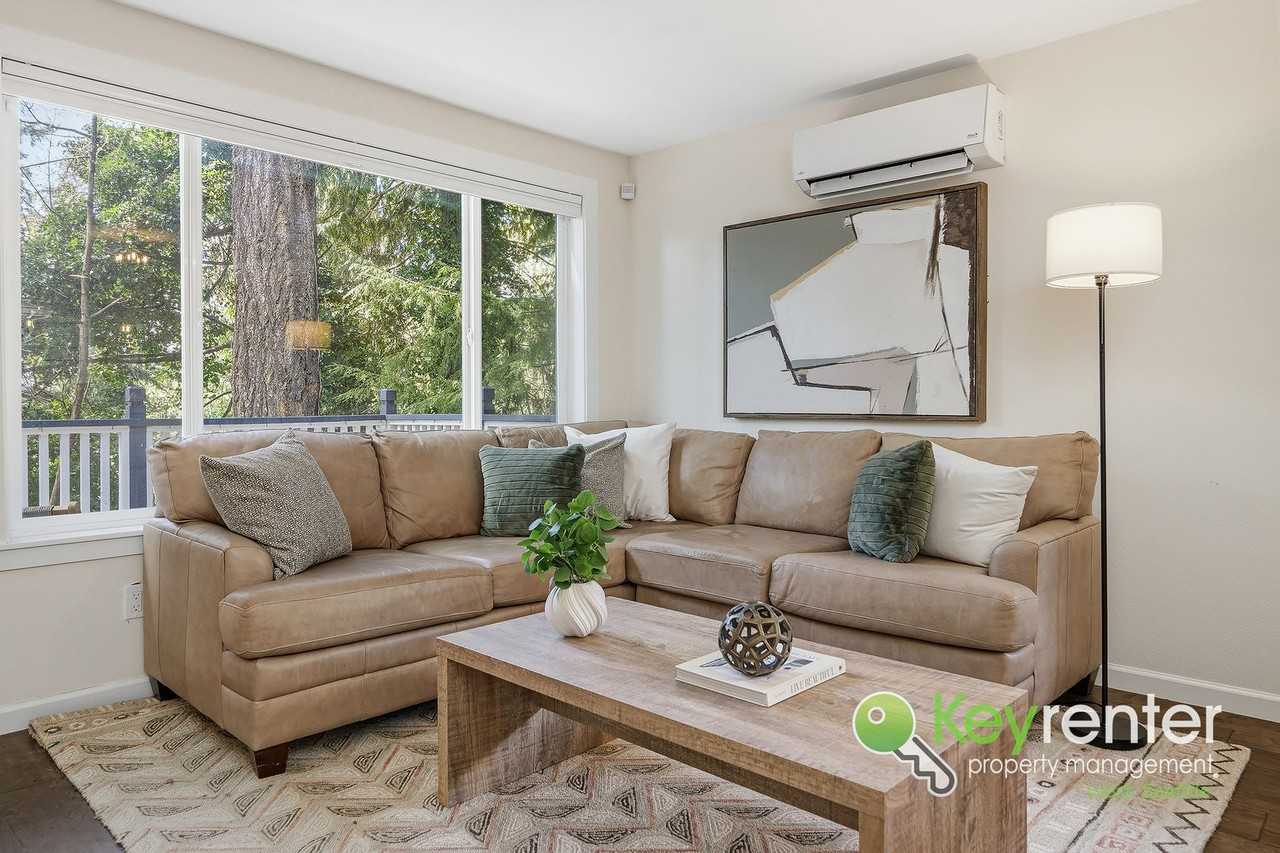 9165 45th Ave Sw #6 - Photo 4 of 41