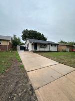featured image of 920 S Royal Rd