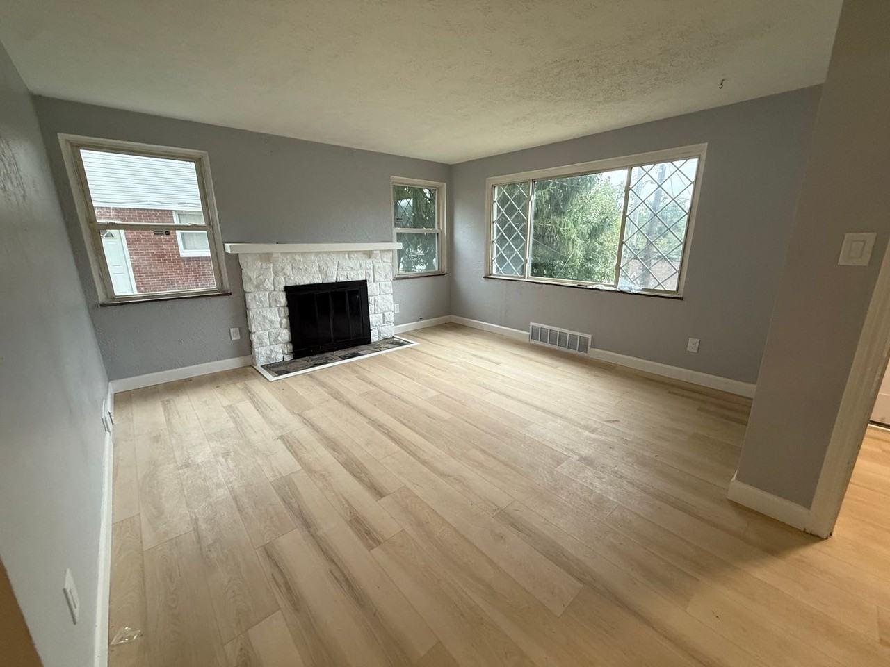 8041 Aber Rd - Photo 2 of 20