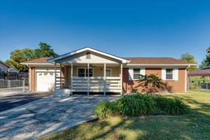 featured image of 1839 S Prairie Cir