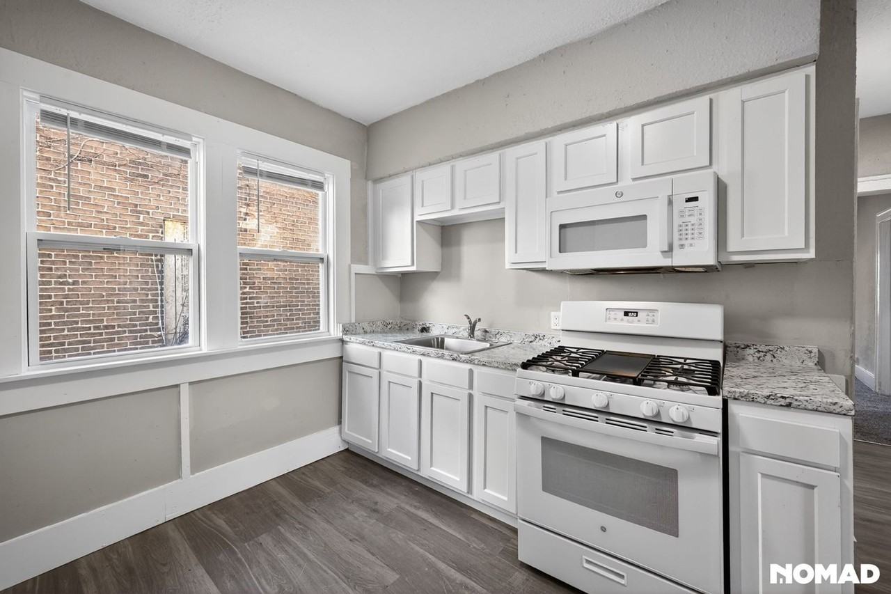 3036 Gray St - Photo 2 of 27