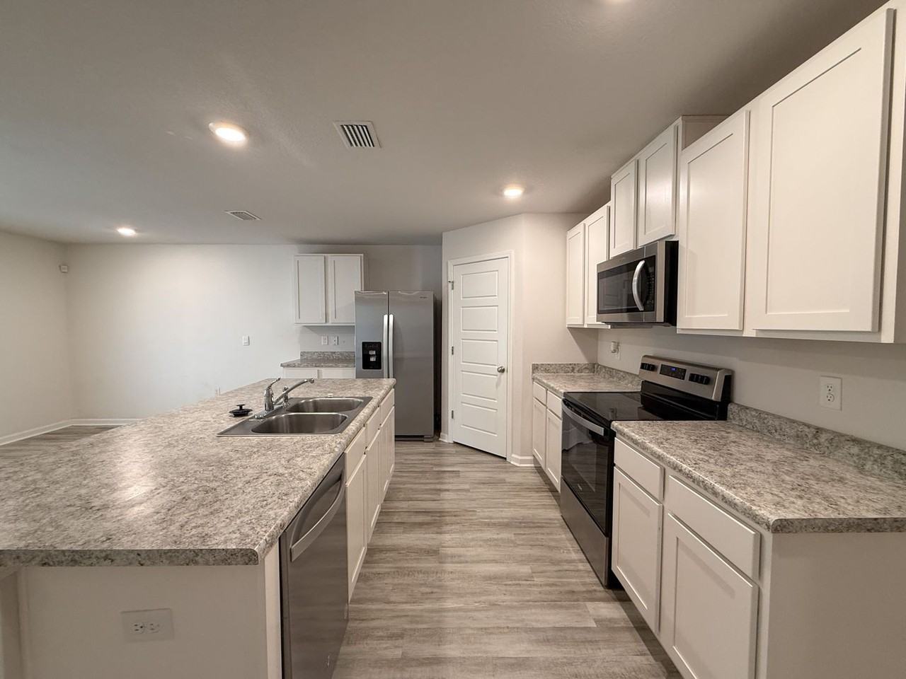 6048 Unbridled Way - Photo 3 of 20