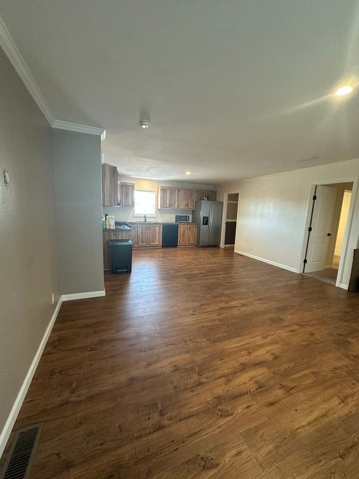 326 5th St - Photo 7 of 20