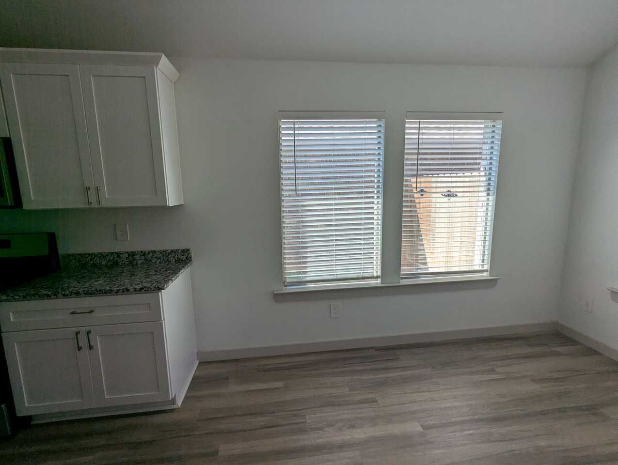 7418 9th St - Photo 7 of 27