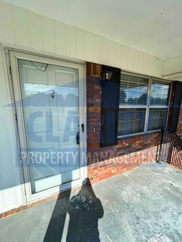2908 Villa Dr Nw #2 - Photo 3 of 14