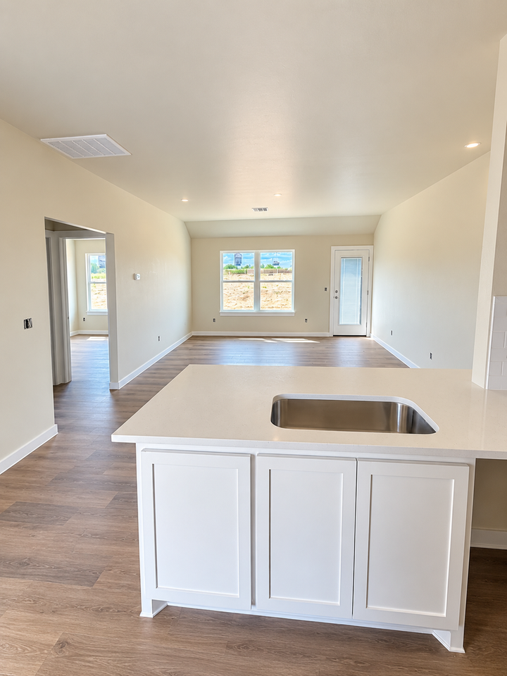 1627 Highland Loop - Photo 7 of 13