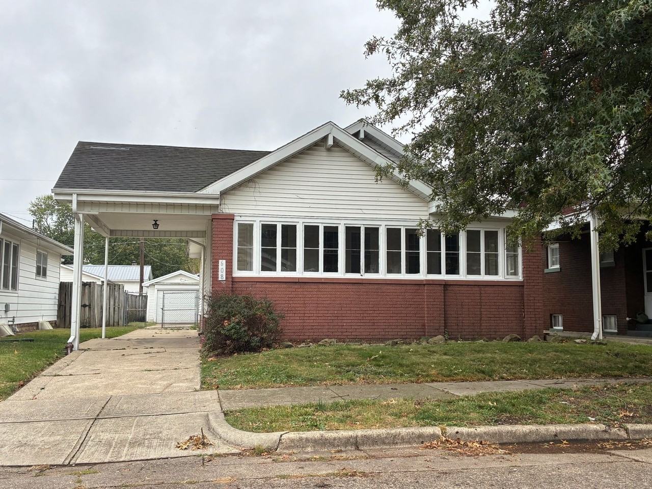 608 Monterey Ave - Photo 3 of 3