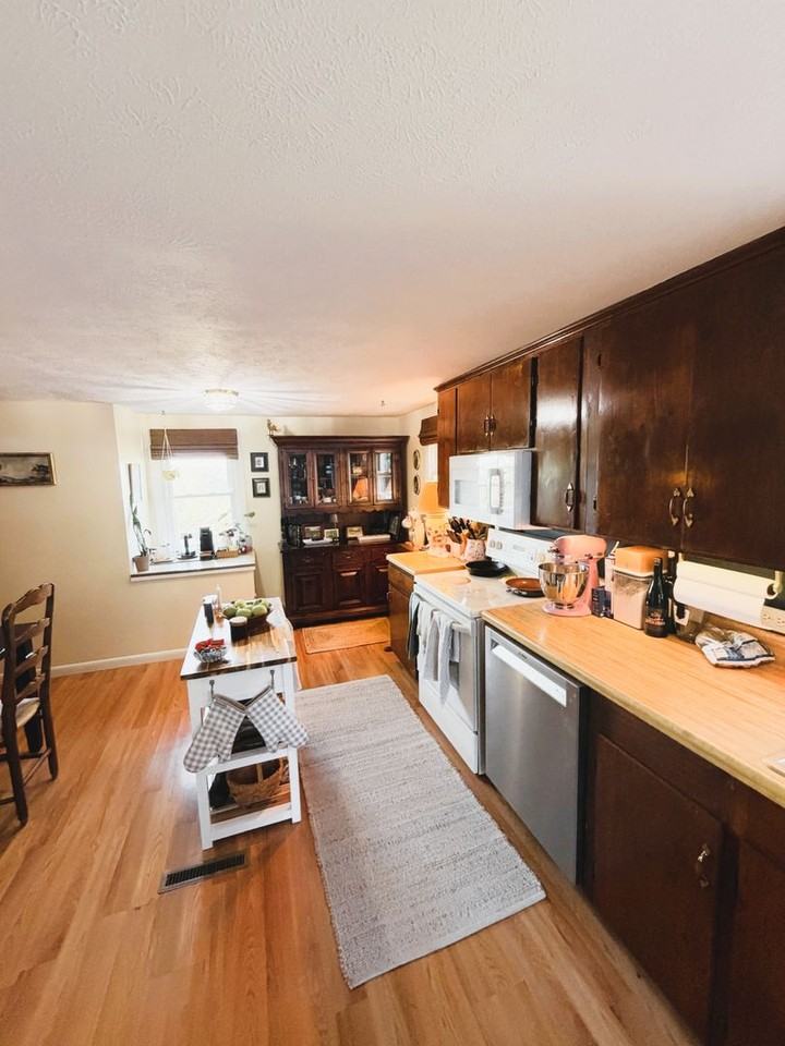 3865 Pirkey Ln - Photo 3 of 16