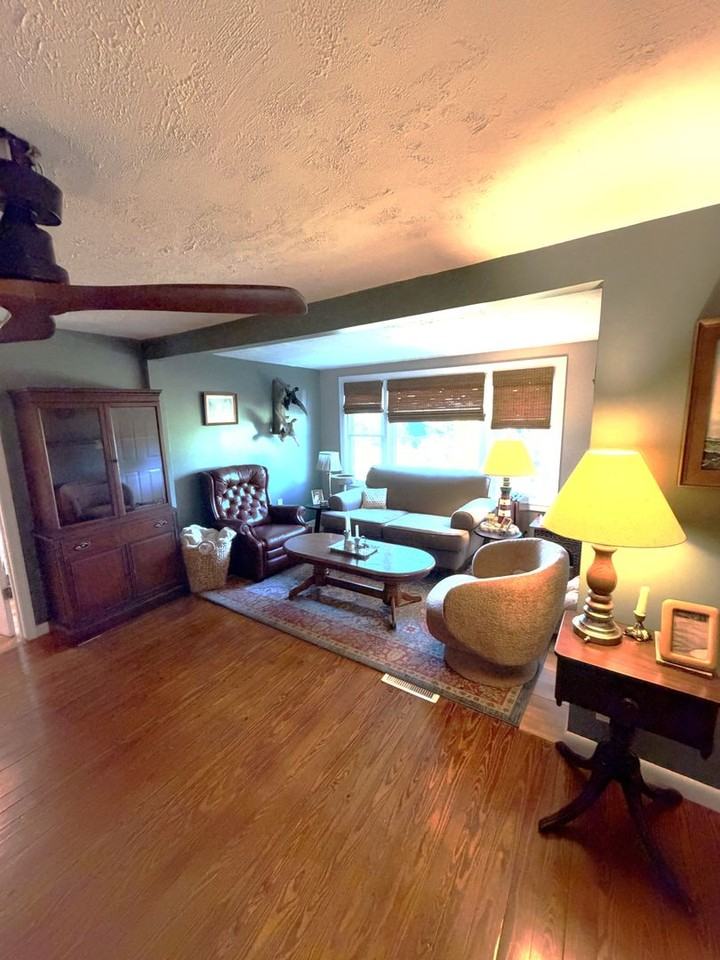 3865 Pirkey Ln - Photo 4 of 16