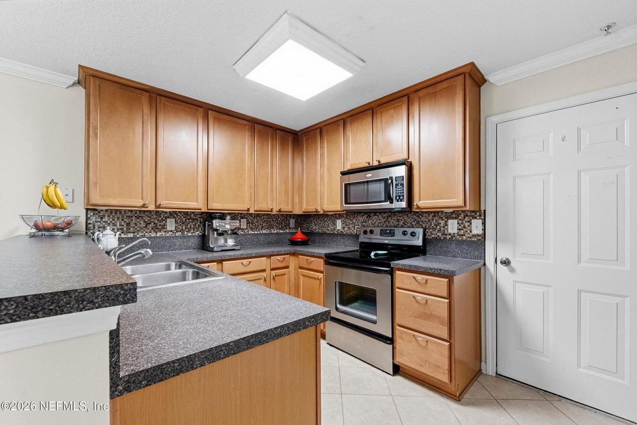860 S Black Cherry Dr - Photo 5 of 23