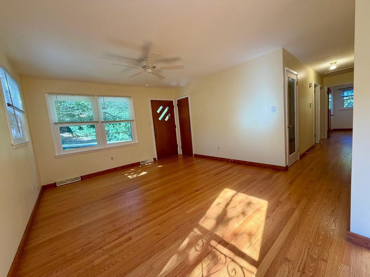 53 Merion Dr - Photo 5 of 24