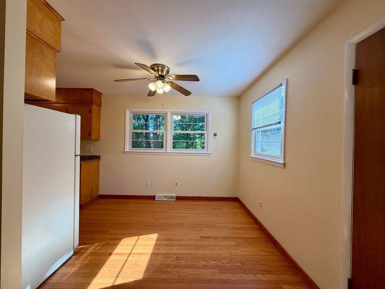53 Merion Dr - Photo 6 of 24