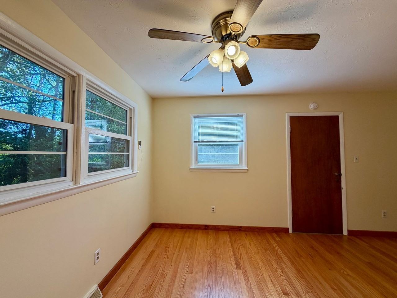 53 Merion Dr - Photo 7 of 24