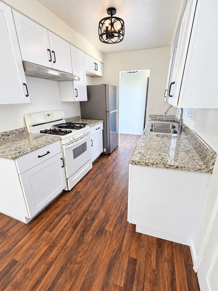 1659 Concord Ave - Photo 3 of 12