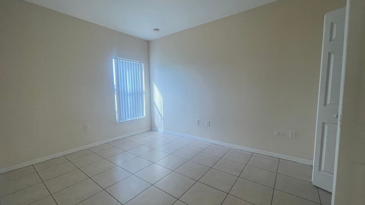 818 Fraser Dr - Photo 7 of 18