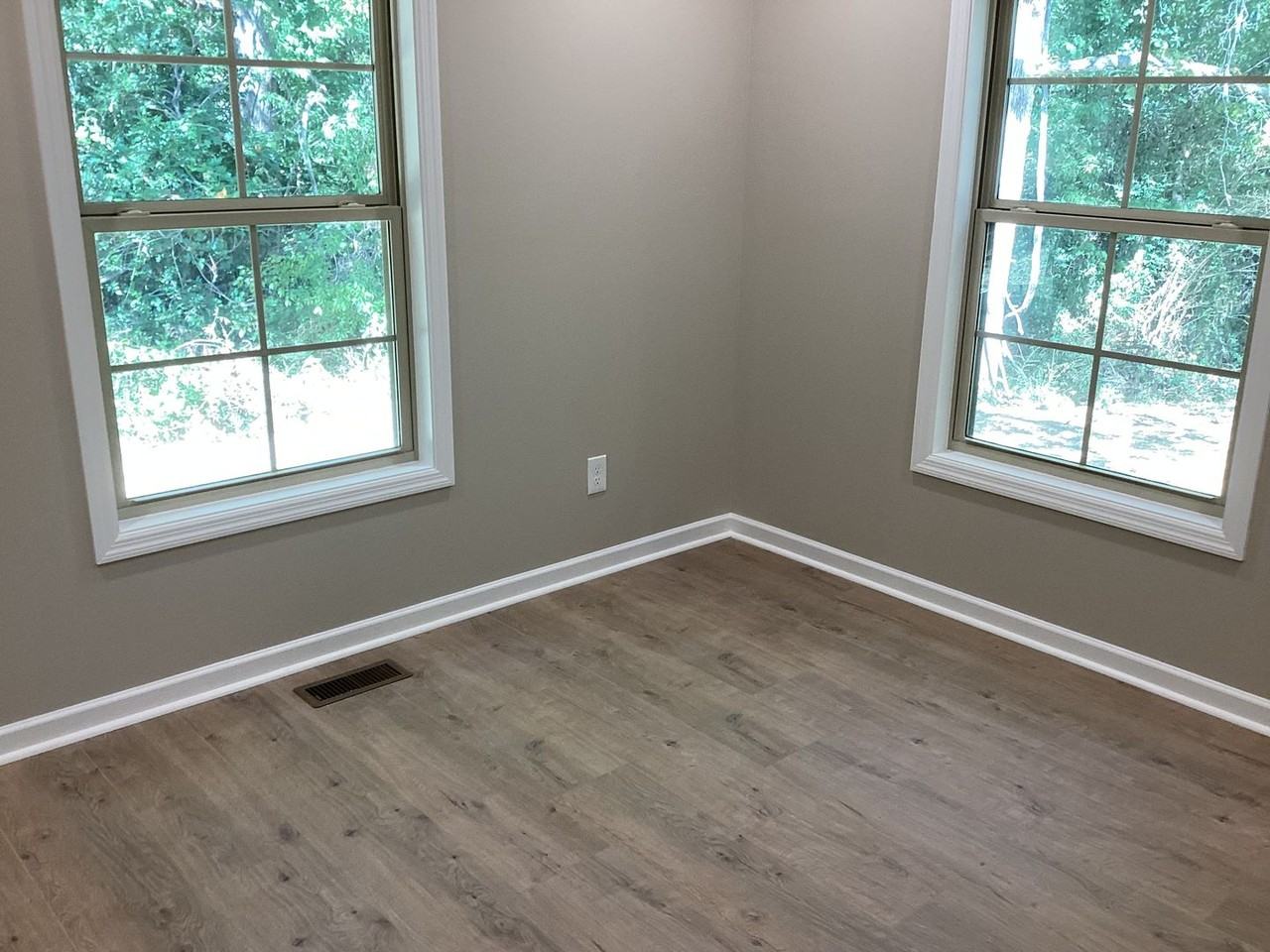 2850 Sims St - Photo 3 of 12