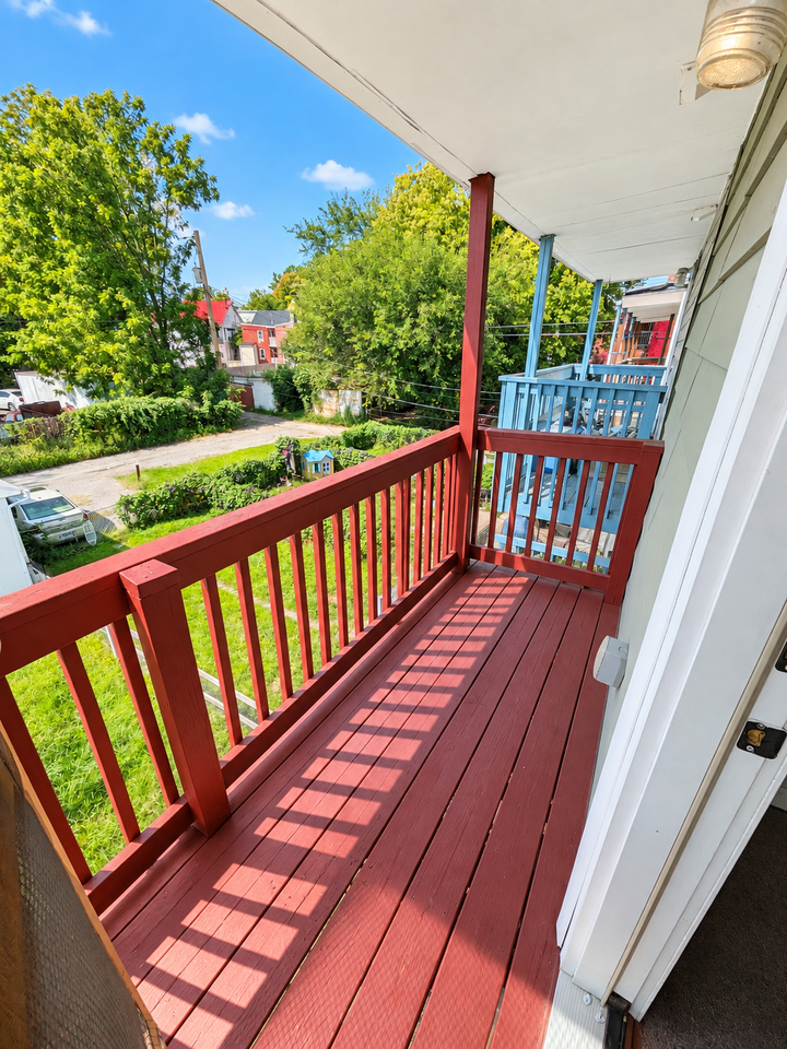 125 Ray St #1 - Photo 7 of 17