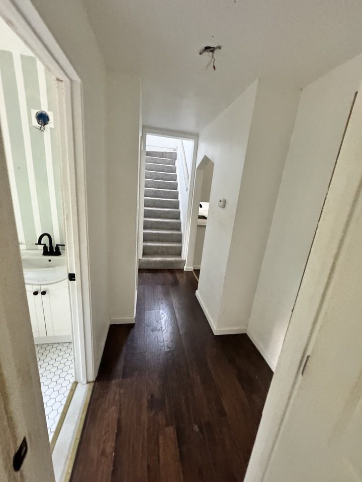 18462 Grandville Ave #1 - Photo 3 of 11